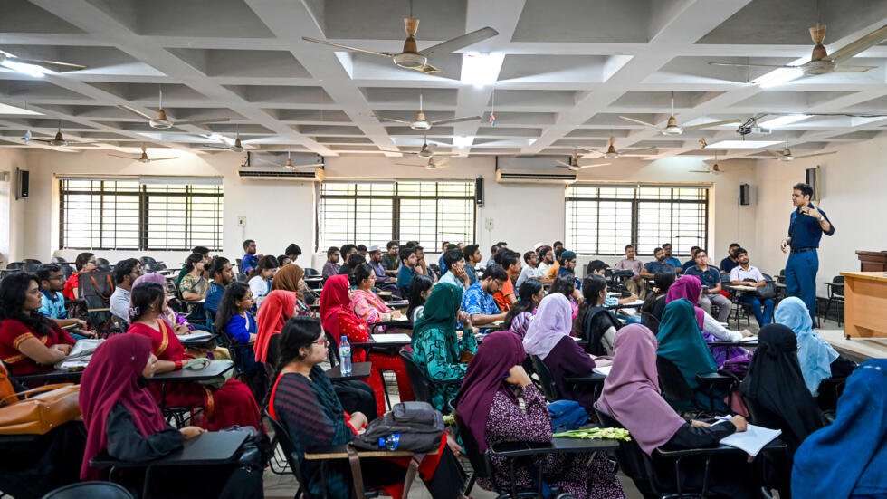 best courses to study in Bangladesh